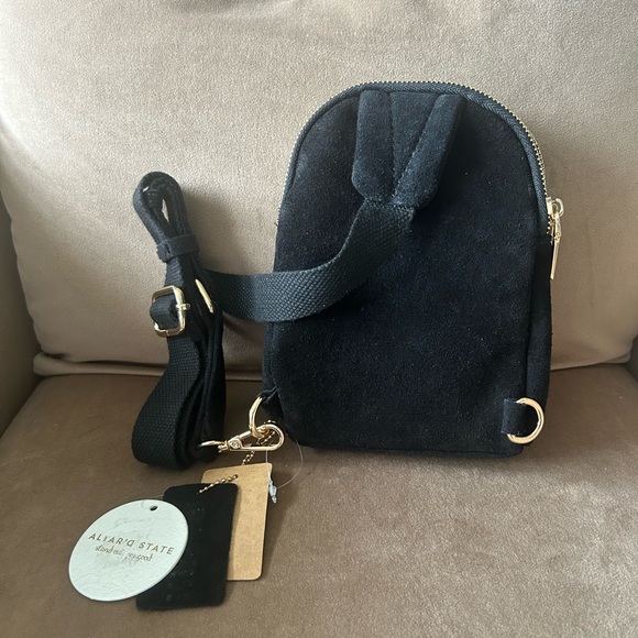 *New* Altar'd State Sling Bags in Gray, Off-White, and Black (Bundle of 3) - Picture 11 of 16